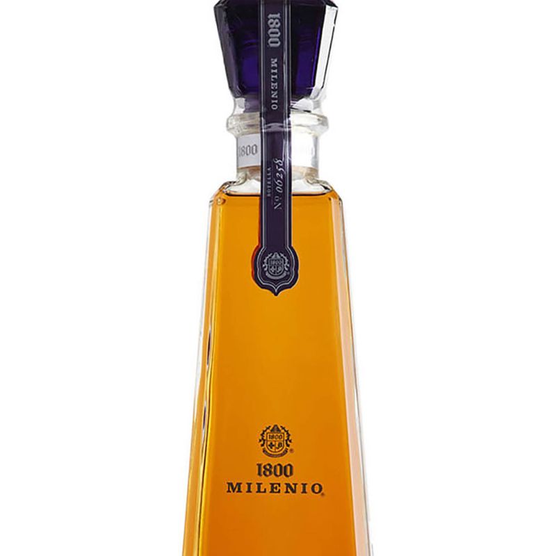 T28260-Vinoteca-Tequila-Cuervo-1800-Milenio-Extra-Anejo-750ml-002.jpg