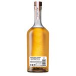 T7481-Vinoteca-Tequila-1530-Anejo-750-ml-002.jpg