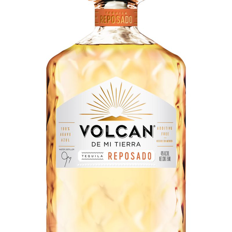 T7397-Vinoteca-Volcan-De-Mi-Tierra-Reposado-750-ml-002.jpg