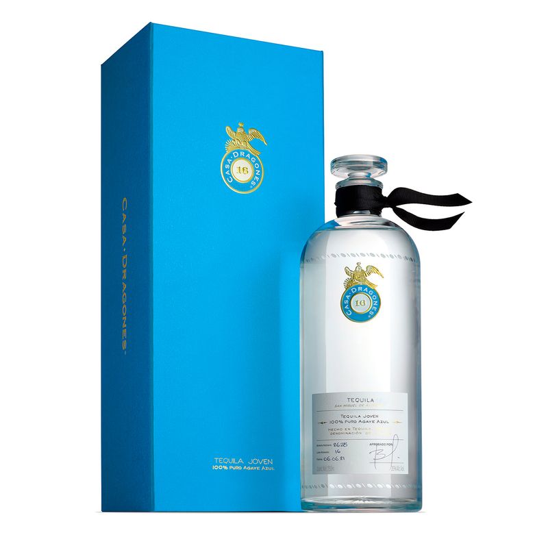 T28297-Vinoteca-Tequila-Casa-Dragones-Joven-750-ml-002.jpg