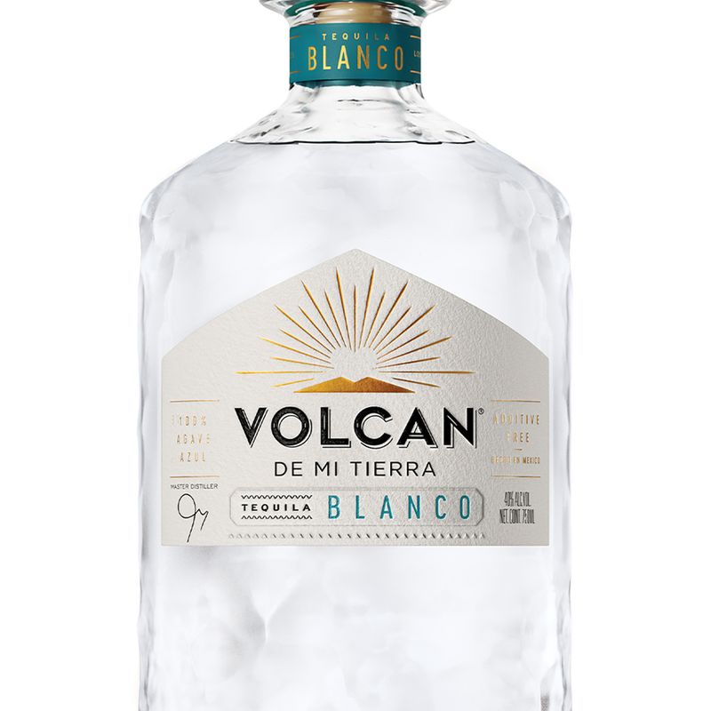 T28479-Vinoteca-Volcan-De-Mi-Tierra-Blanco-750ml-002.jpg