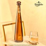T27222-Vinoteca-Tequila-Don-Julio-1942-750Ml-003.jpg