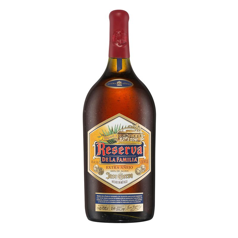 T27008-Vinoteca-Tequila-Cuervo-Reserva-De-La-Familia-Extra-Anejo-750ml-001.jpg
