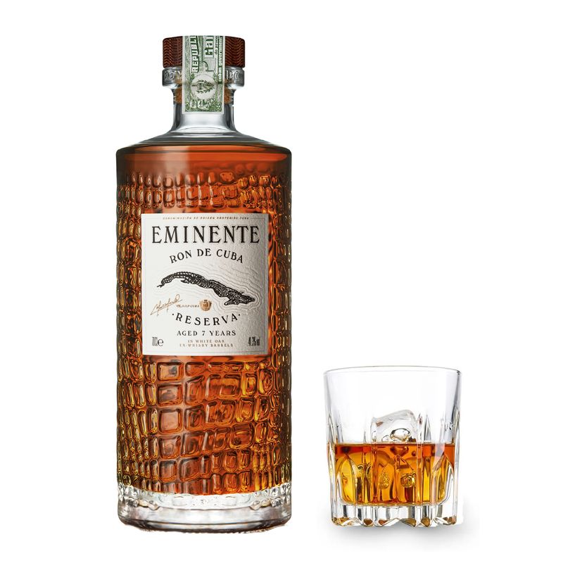 R24843-Vinoteca-Ron-Eminente-Reserva-700-ml-003.jpg