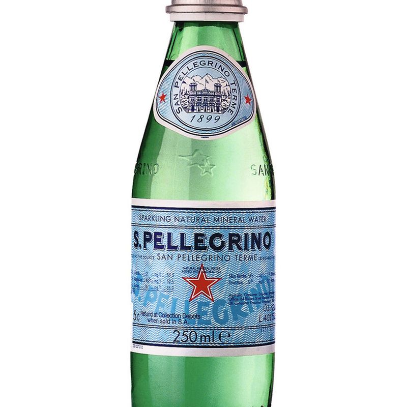 A1031-Vinoteca-Agua-San-Pellegrino-Paq-6X.250-1.5-Lts-004.jpg