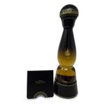 T7391-Vinoteca-Tequila-Clase-Azul-Gold-750Ml-003.jpg