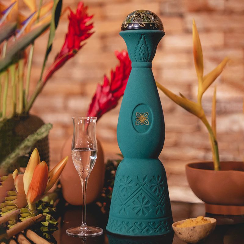 T7401-Vinoteca-Mezcal-Clase-Azul-Guerrero-750Ml-010.jpg
