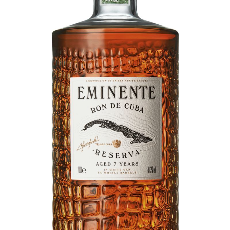 R24843-Vinoteca-Ron-Eminente-Reserva-700-ml-002.jpg