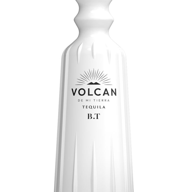 T7512-Vinoteca-Tequila-Volcan-Blanco-Tahona-750-ml-002.jpg