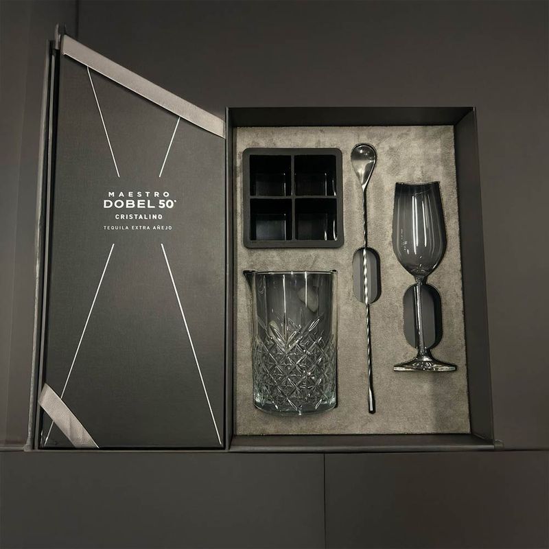 T7535-Vinoteca-Teq-Maestro-Dobel-50-Cristalino-Vap-700-Ml-003.jpg