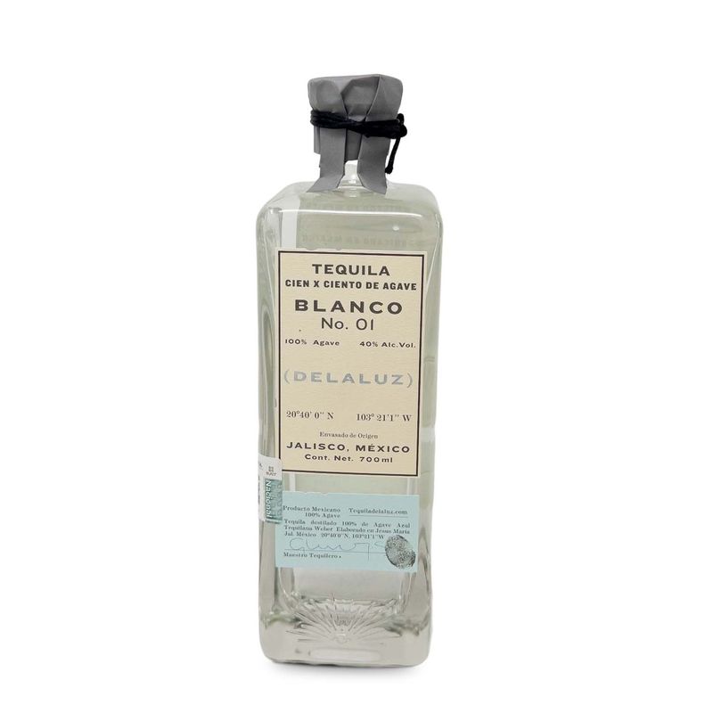 T28511-Vinoteca-Tequila-Delaluz-Blanco-700ml-001.jpg