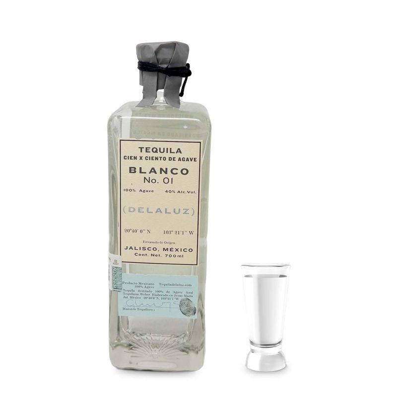 T28511-Vinoteca-Tequila-Delaluz-Blanco-700ml-003.jpg