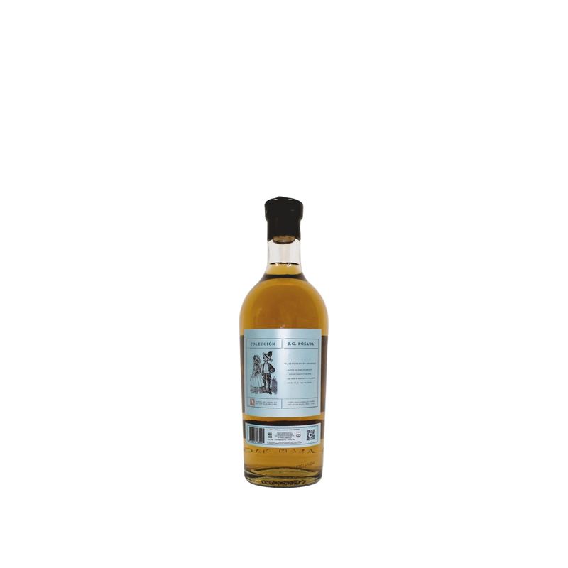 T7499-Vinoteca-Tequila-Casa-Emblema-Munag-Anejo-750-ml-003.jpg