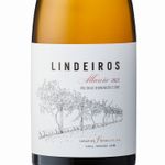 VEB31146-Vinoteca-Vino-Blanco-Lindeiros-750-ml-002.jpg