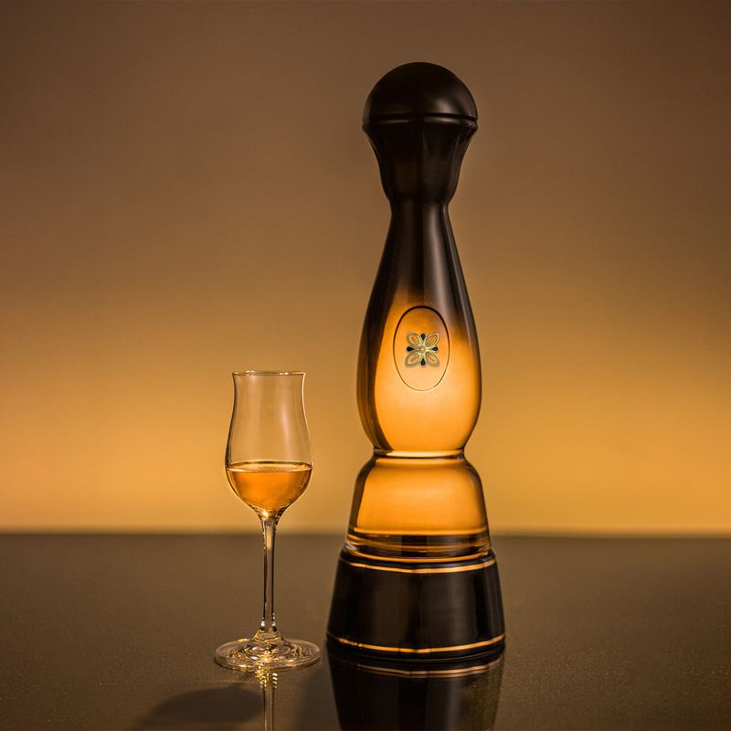 T7391-Vinoteca-Tequila-Clase-Azul-Gold-750Ml-010.jpg