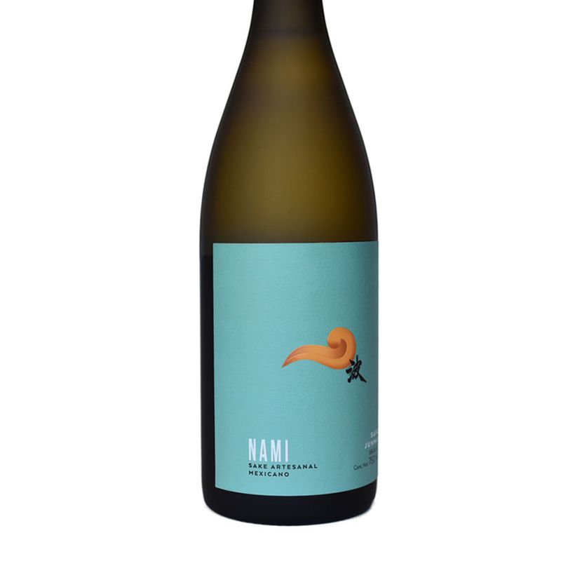 LB17227-Vinoteca-Sake-Nami-Junmai-720Ml-004.jpg